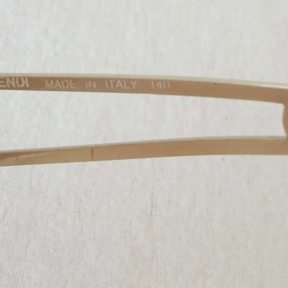 Vintage FENDI FS 143 Tortoise Shell Oval Sunglasses - Made in Italy